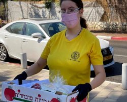 Израильские саентологи продолжают помогать пострадавшим от коронавируса