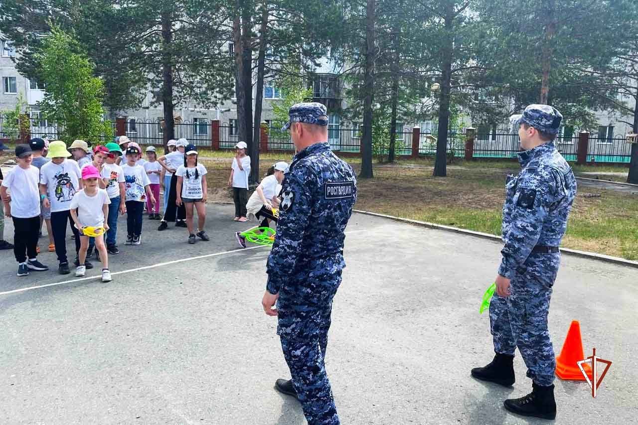 Фото сотрудников росгвардии