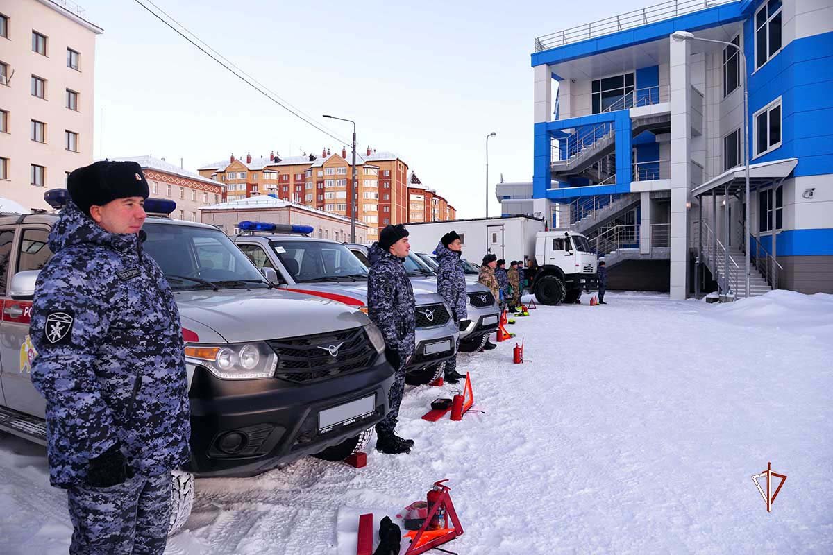 Росгвардия завершила перевод вооружения, военной и специальной техники на зимний  период эксплуатации на Ямале (Фото) » Информационное агентство МАНГАЗЕЯ