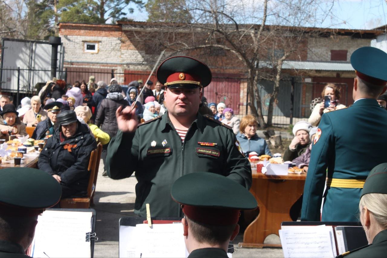 Военнослужащие Северского соединения Росгвардии поздравили с Днем Победы  участников Великой Отечественной войны(видео) » Информационное агентство  МАНГАЗЕЯ