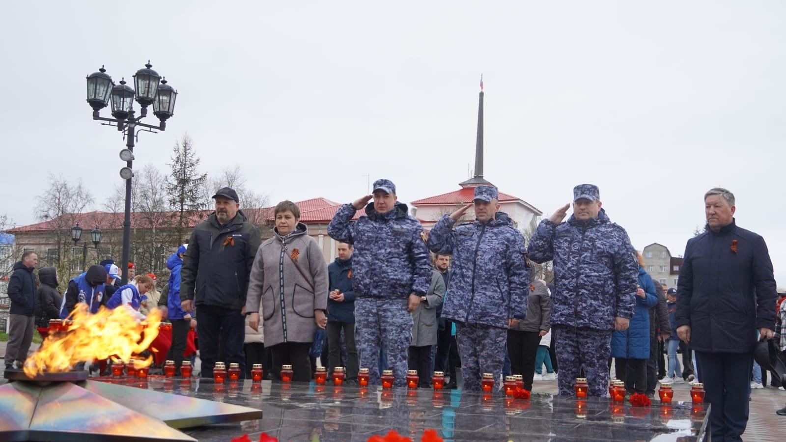 В Нарьян-Маре росгвардейцы поддержали Всероссийскую акцию «Свеча памяти  2024» » Информационное агентство МАНГАЗЕЯ